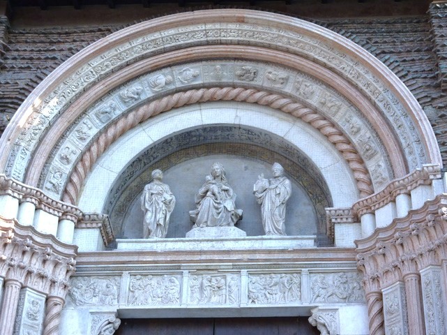 Il portale di Jacopo della Quercia in San Petronio restaurato da O. Nonfarmale nel 1979