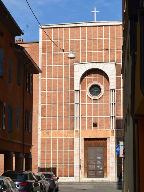 La chiesa di San Carlo Borromeo ricostruita dopo il conflitto mondiale