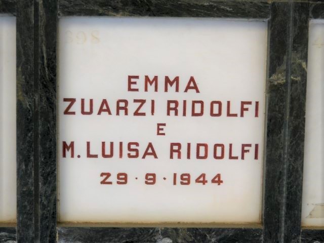 Tomba di partigiane della Stella Rossa cadute a Monte Sole - Monumento Ossario dei Caduti Partigiani alla Certosa (BO)