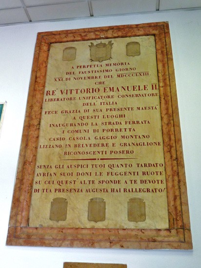 Lapide per l'inaugurazione della Porrettana da parte del re Vittorio Emanuele II