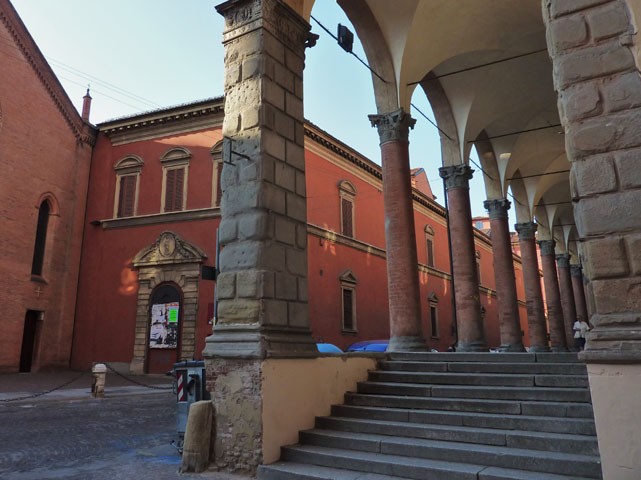 Il portico dei Bastardini  e la Maternità nel convento di San Procolo