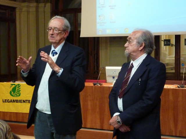 Cesare Agostini e Franco Santi parlano della strada romana Flaminia militare in un incontro a Bologna in Sala Borsa nel 2014