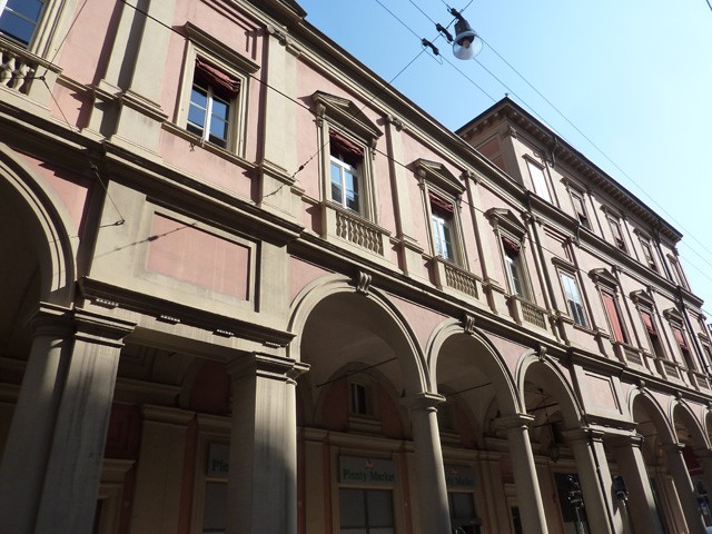 Palazzo Tacconi sulla nuova via Farini - arch. C. Monti