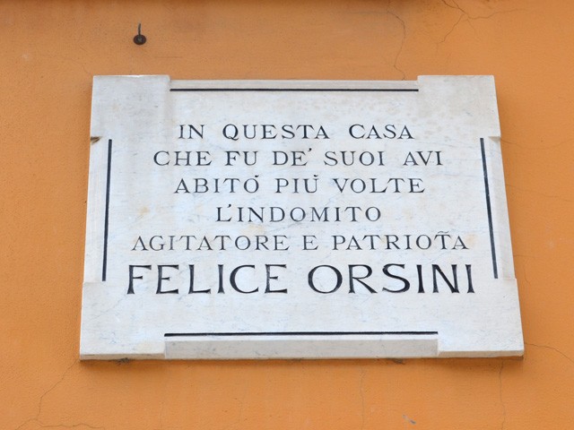 Lapide sulla casa abitata da F. Orsini a Lugo (RA)