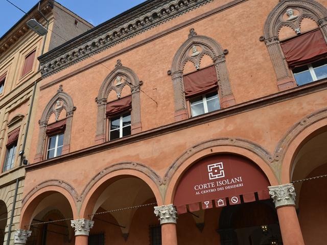 Palazzo Bolognini Isolani - via Santo Stefano (BO)