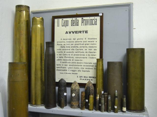 Proiettili d'artiglieria di vario calibro - Museo della Memoria - Borgo a Mozzano (LU)