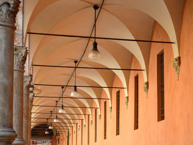 Portico del Baraccano - via Santo Stefano (BO)