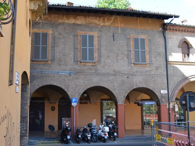 Casa Martinetti - via S. Vitale (BO)