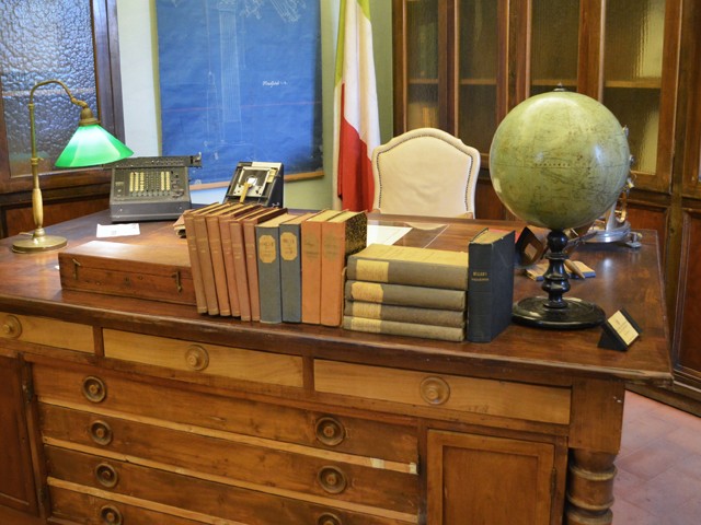 La scrivani del prof. Horn D'Arturo nella Specola di Palazzo Poggi (BO)