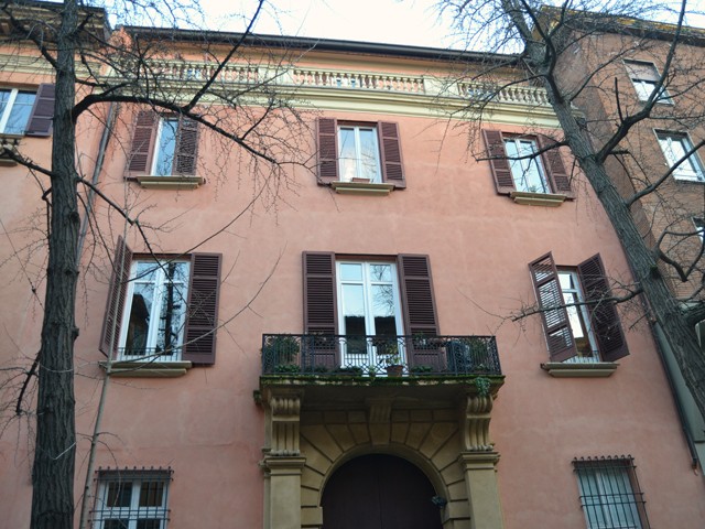 Palazzo Loup - piazza Calderini (BO)
