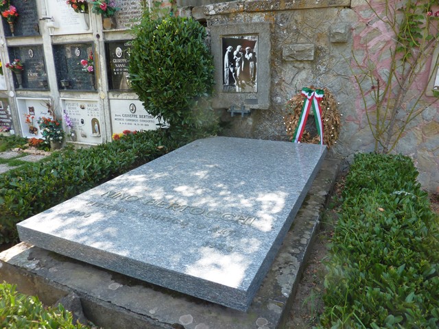 Tomba di Nino Bertocchi nel cimitero di Monzuno