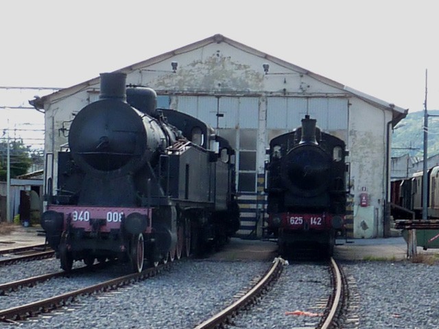 Vecchie locomotive della Porrettana in sosta a Pistoia