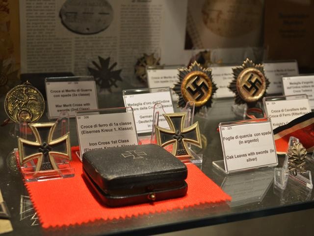 Distintivi e decorazioni tedesche - Iola di Montese (MO) - Museo Memorie d'Italia - Linea Gotica
