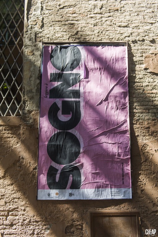 immagine di #VocidalverboLEGGERE nelle strade della città