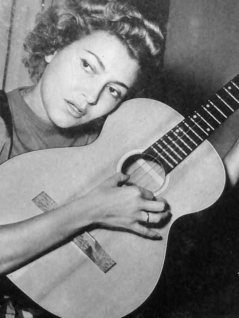 Nilla Pizzi nel 1939 - Fonte: Wikipedia - https://it.wikipedia.org/wiki/File:Nilla_Pizzi.JPG - ridotta formato 480x640