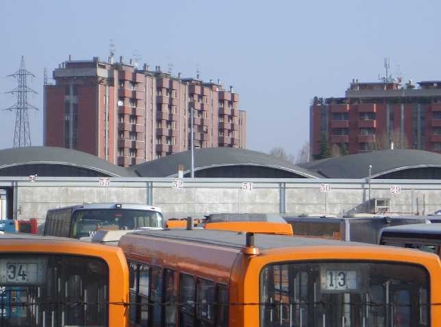 Autobus parcheggiati al Deposito Battindarno