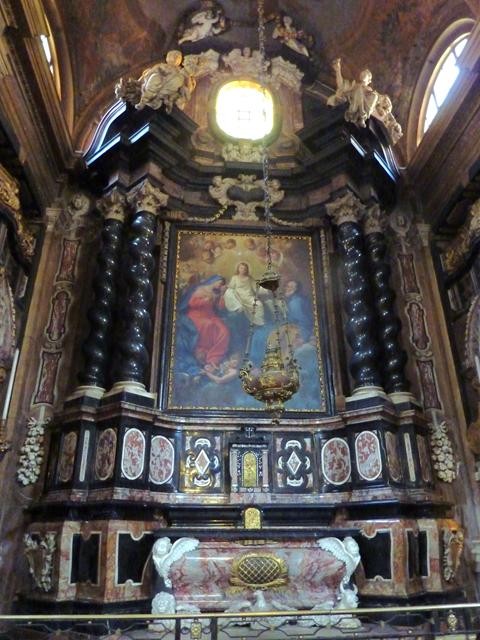 Chiesa di S.M. Lacrimosa degli Alemanni - via Mazzini (BO) - uno degli altari barocchi