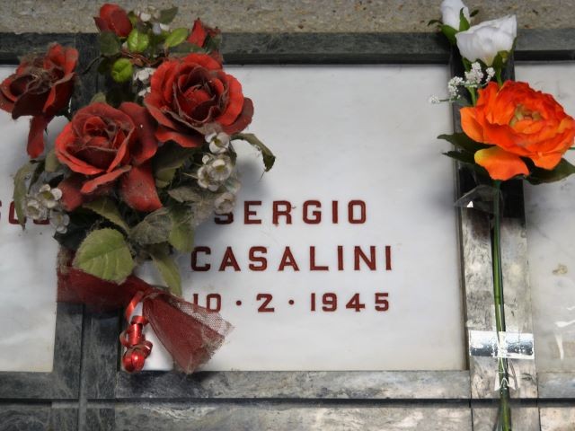 Tomba di Sergio Casalini fucilato il 10 febbraio a San Ruffillo - Monumento Ossario dei Partigiani nella Certosa di Bologna