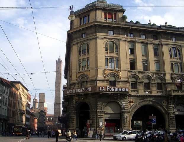 Palazzo Pontoni - sede del popolare teatro Modernissimo