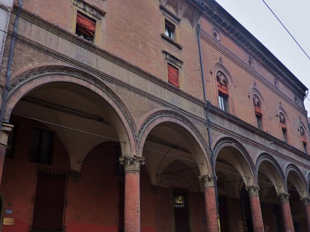 Palazzo Ghiselli Vasselli - via Santo Stefano (BO)