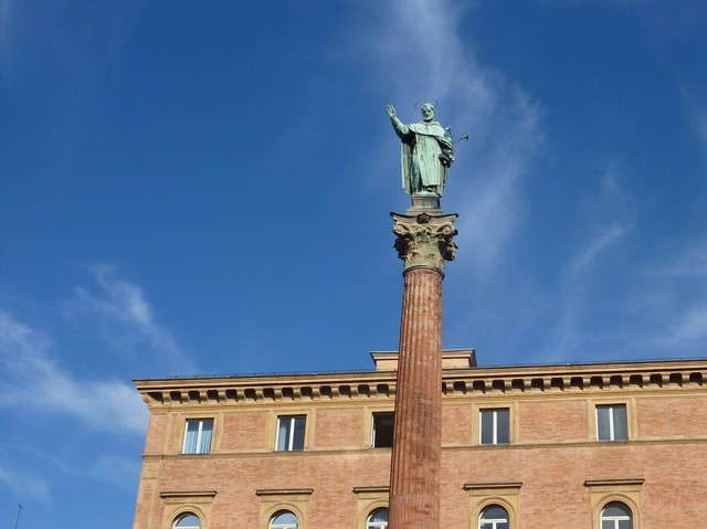 Statua di S. Domenico (1627) - piazza S. Domenico (BO)