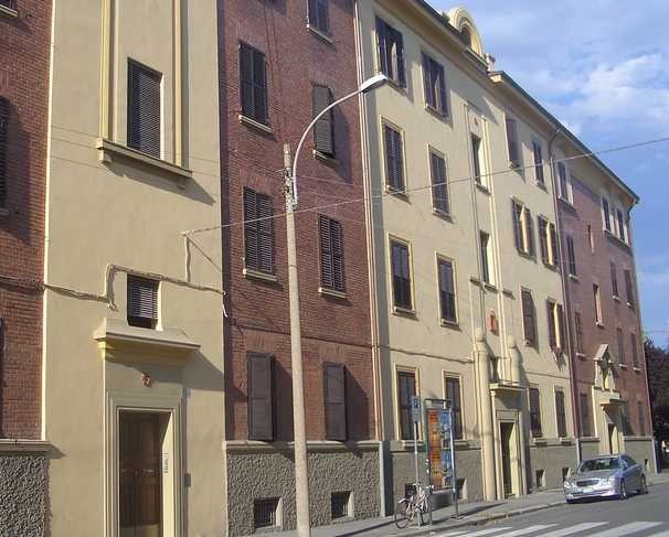 Case per ferrovieri in via Jacopo della Quercia