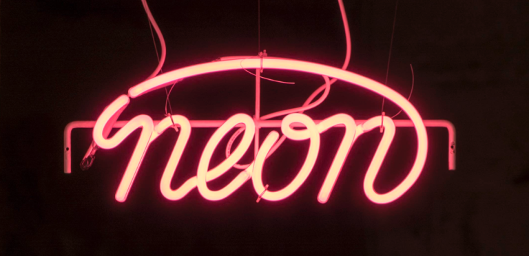 copertina di NO, NEON, NO CRY