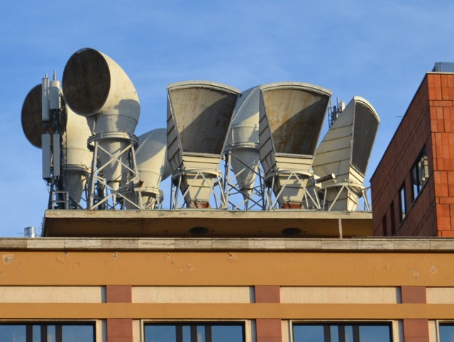 Palazzo delle Telecomunicazioni - particolare
