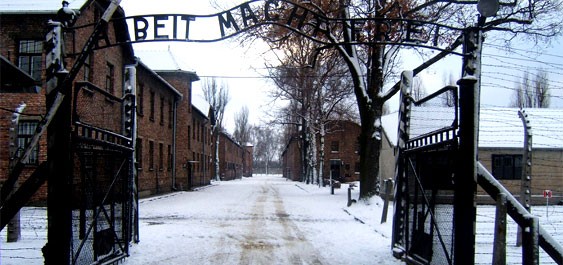 copertina di Il presente di Auschwitz