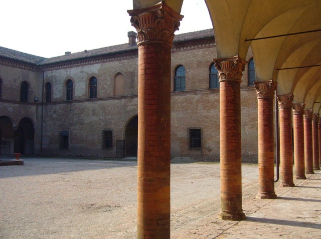 Il castello di Bentivoglio sede dei laboratori dell'Istituto Ramazzini