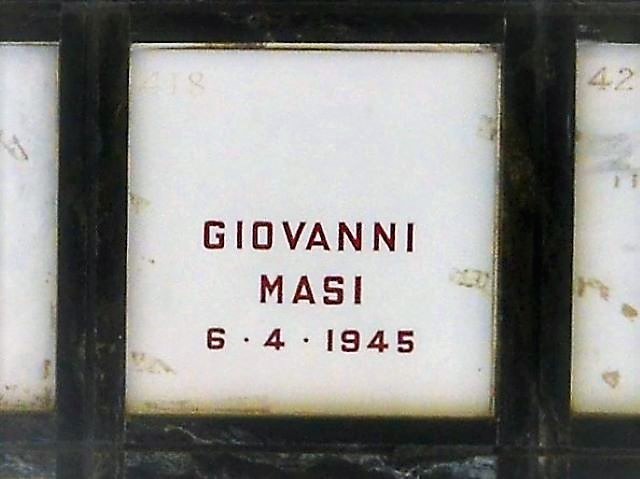 Tomba di Giovanni Masi e altri partigiani nel Monumento Ossario ai Caduti Partigiani della Certosa (BO)