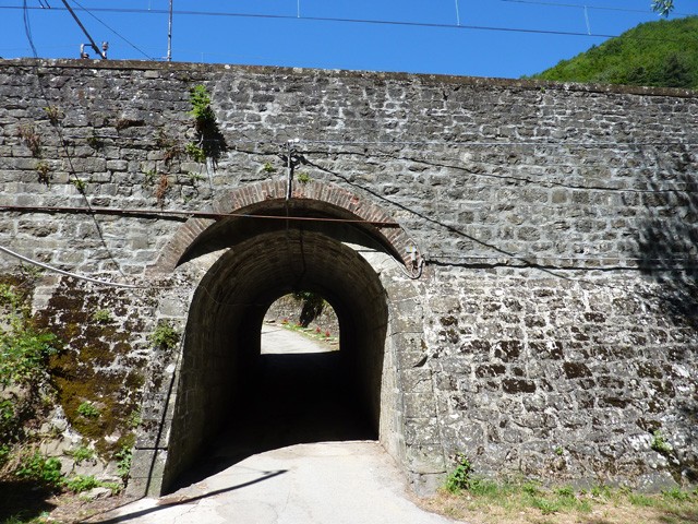 Sottopassaggio ferroviario a Molino del Pallone