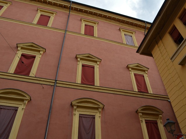 L'ex convento in piazza de' Celestini (BO) - particolare della facciata