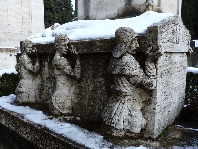 F. Vignoli - Tomba Gnudi - Cimitero della Certosa (BO)
