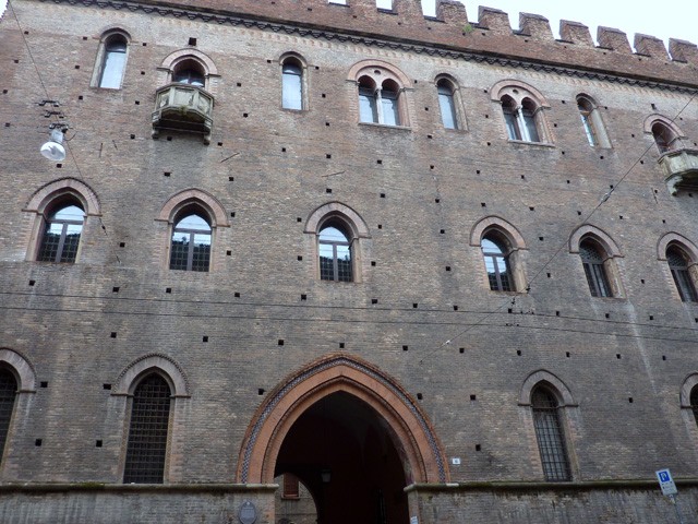 Palazzo Pepoli vecchio in via Castiglione ospitava il magazzino delle armi