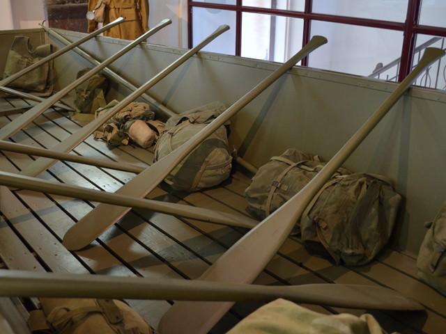 Attraversamento del Po su barconi a remi - Museo della Seconda Guerra Mondiale del fiume Po - Felonica (MN)