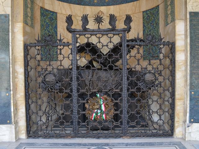 Cappella Baracca - R. Stella - Cimitero di Lugo (RA)