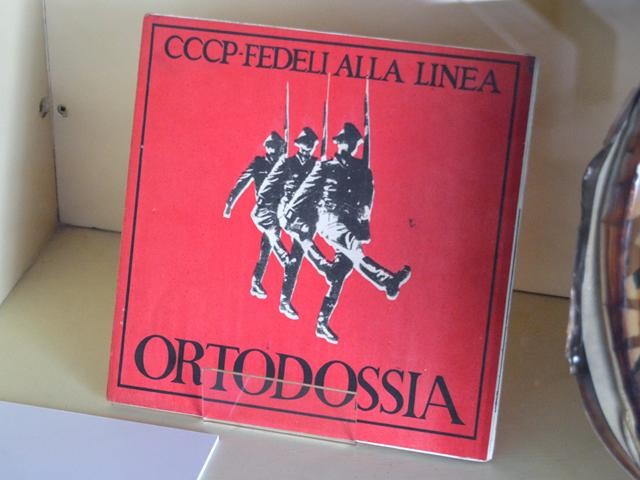 "Ortodossia" il primo disco dei CCCP Fedeli alla linea prodotto da Attack Punk Records - Mostra "Dilettanti geniali. Sperimentazioni artistiche degli anni Ottanta" - Padiglione dell'Esprit Nouveau - Piazza della Costituzione (BO) - 2019-2020