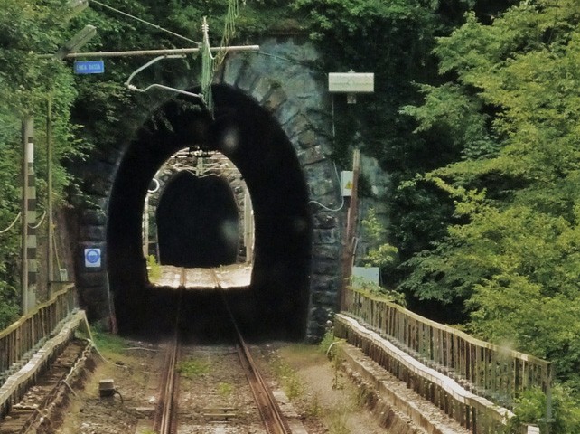 Ferrovia Porrettana - Gallerie in serie tra Porretta e Pracchia