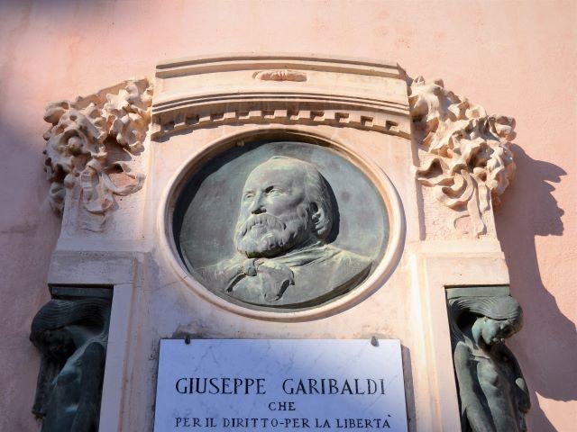 Lapide per Giuseppe Garibaldi a Castel San Pietro Terme (BO)