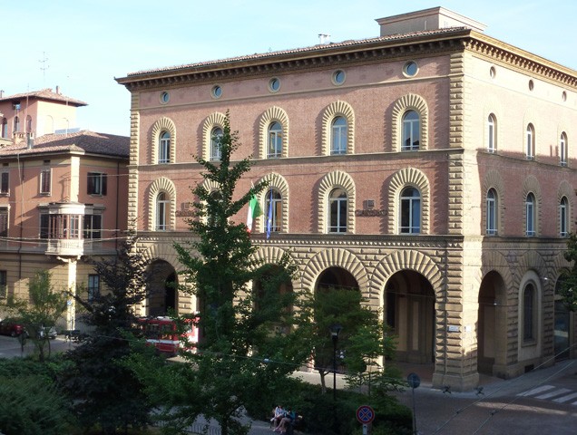 Palazzo Silvani sul lato meridionale di piazza Cavour - arch. A. Cipolla