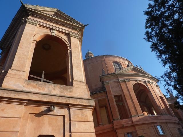 Basilica della Madonna di San Luca - edicola terminale del portico presso la basilica