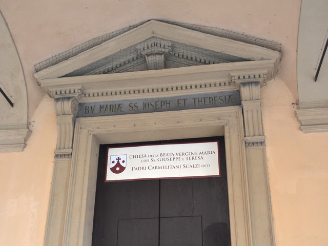 Chiesa della B.V. Maria e dei SS. Giuseppe e Teresa - via S. Stefano (BO) - ingresso