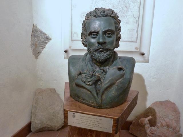 Busto di Carducci presso il Museo Archivio di Castagneto C. (LI) - E. Pantani - 2007
