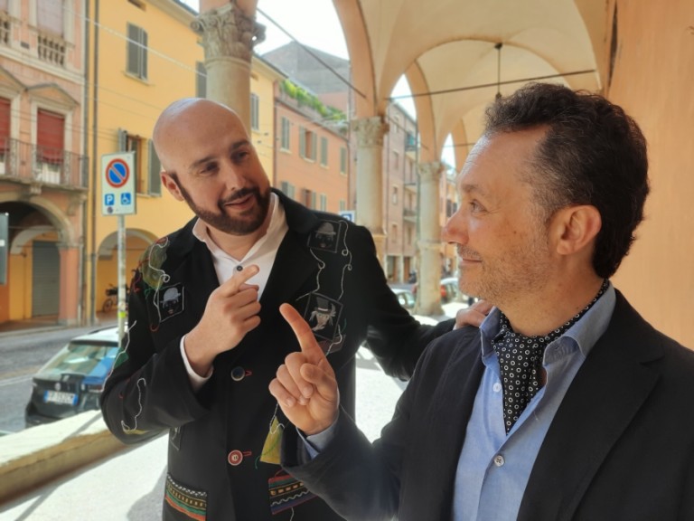 copertina di Passeggiando fra i Portici di Strada Maggiore e via Santo Stefano + concerto "Il Barbiere a fumetti"