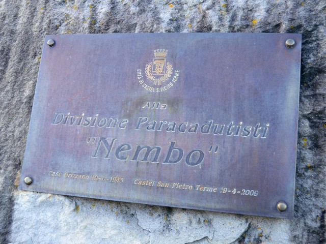 Monumento alla Divisione Paracadutisti "Nembo" - Castel San Pietro Terme (BO) - part.