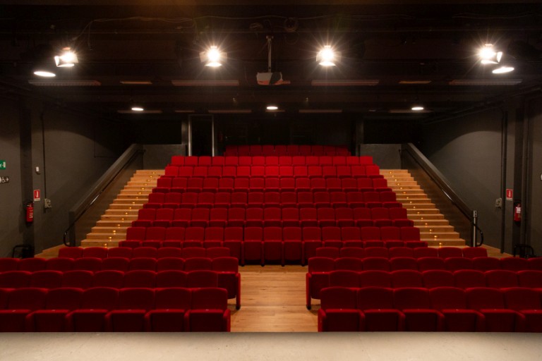 sala_ITC_Teatro_fronte_regia_ph_Luciano_Paselli.jpg