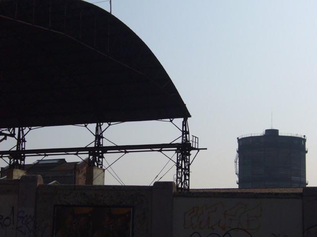 L'Officina del Gas dal ponte di via Mascarella