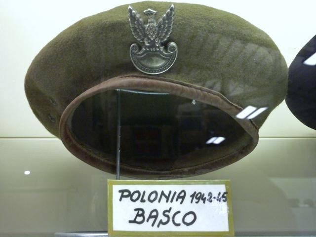 Basco di soldato polacco - Castel del Rio (BO) - Museo della Guerra - Linea Gotica
