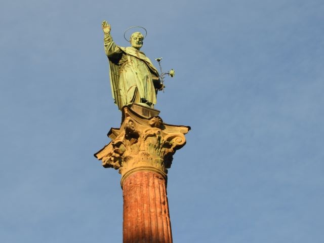 Statua di San Domenico di Guzman 